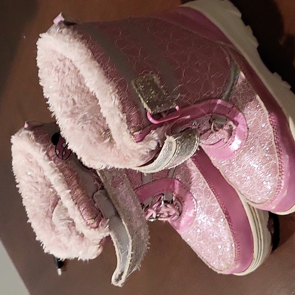 Glow up Disney Minnie boots size: kids 10 - Picture 2 of 3